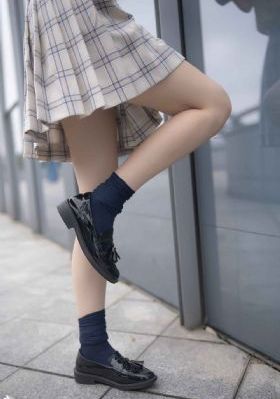 出差被最讨厌的人欺负电影