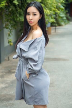 被滋润的娇妻疯狂呻吟黄海